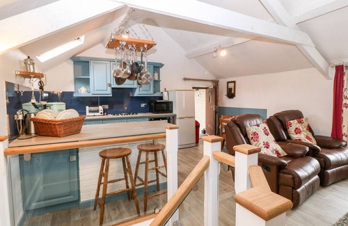 Brynrefail Cottage | HAFOD, pet friendly, character holiday cottage in Y Felinheli