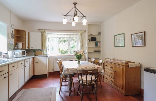 Pontfadog Cottage | HAFOD, pet friendly, character holiday cottage in Chirk