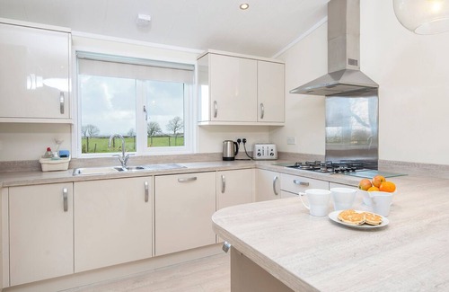 Ludchurch House | Hafod y Coed Lodge, Holiday Home Princes Gate, Near Narberth, Sleeps 4, 2 bedrooms, bathrooms