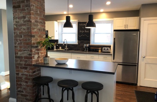 Burlington House | Hager House - Charming retreat downtown Burlington