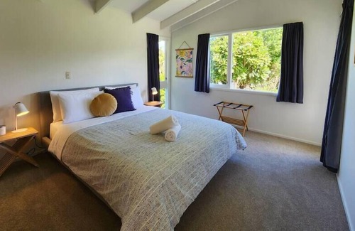 Hahei House | Hahei Magic on Emmerdale Drive, Hahei Magic on Emmerdale Drive