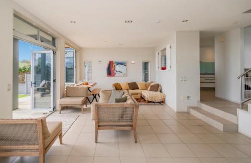 Hahei House | Hahei Oceanfront - Hahei Holiday Home
