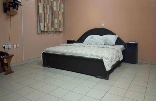 Ibadan Hotel | Hail Henrietta Hotel