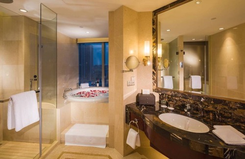 Haiyan County Hotel | Haili Kaiyuan Mingdu Hotel