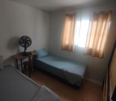Itaquaquecetuba Bed & Breakfast | Haja Luz Casa Pousada prox Estação de Trem