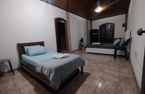 Itaquaquecetuba House | Haja Luz Casa Pousada no Centro de Itaquaquecetuba