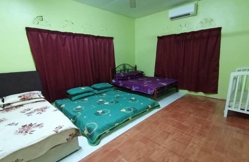 Pekan Parit Bunga House | Hajjah Homestay Tg Agas Muar