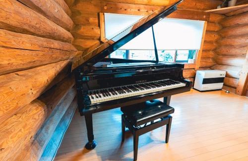 Iimori Ski Chalet | Hakuba Riverside Loghouse