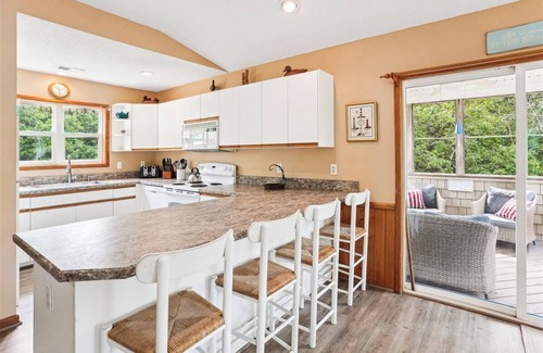 Southern Shores House | Hakuna Matata - Enjoy a "NO WORRY" vacation in a private, treed OBX spot!