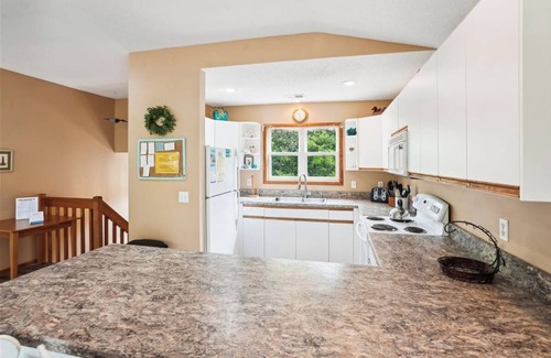Southern Shores House | Hakuna Matata - Enjoy a "NO WORRY" vacation in a private, treed OBX spot!