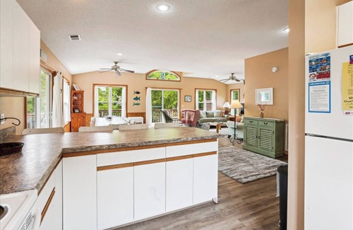 Southern Shores House | Hakuna Matata - Enjoy a "NO WORRY" vacation in a private, treed OBX spot!