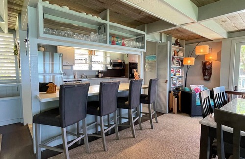 Haleiwa House | Hale Kai - BEACHFRONT Exclusive Area North Shore