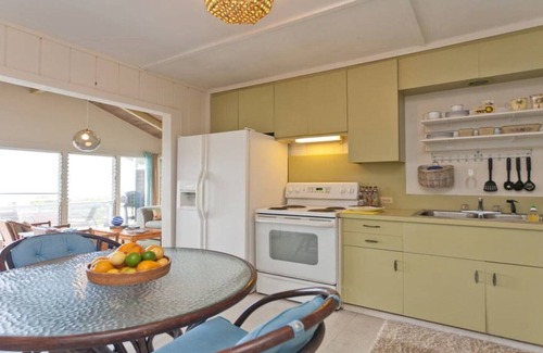 Honaunau-Napoopoo Cottage | Hale Koa Studio in Captain Cook Sleeps two adult guests
