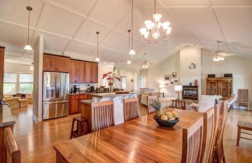 Honokaa House | Hale Luana: Private Home on 2.5 Acres w/Ocean Views, Hot Tub, & 600 sq ft Lanai
