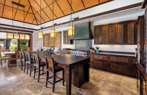 Kahuku Villa | Hale Ohana - Beachfront, Pool, AC