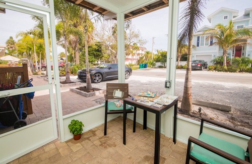 Holmes Beach Apartment | Haley's at The Anna Maria Island Inn
