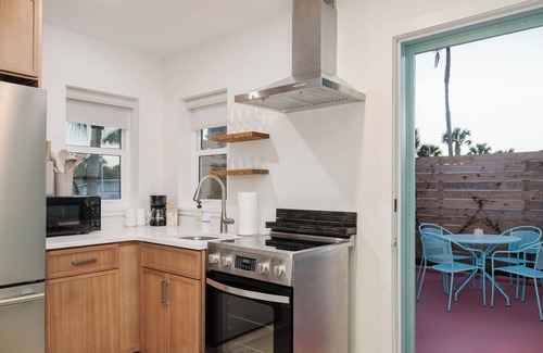 Vilano Beach Hotel | Haleys Court Boutique Motel