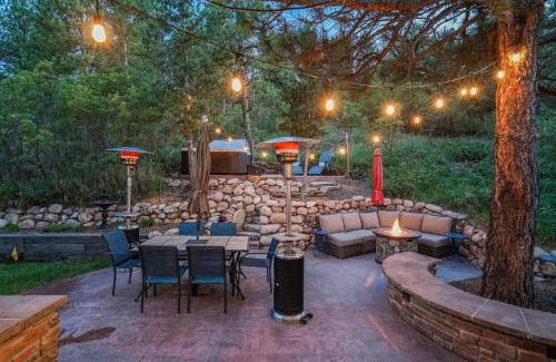 Briargate House | Half Gym-Hot Tub-Game Room-Trampoline-Fire Pits