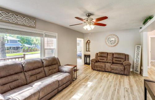 Yankton House | Half-Mi to Dtwn Yankton and River Charming Home!