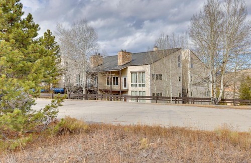 Silvercreek House | half Mi to Granby Ranch Townhome with Fireplace!