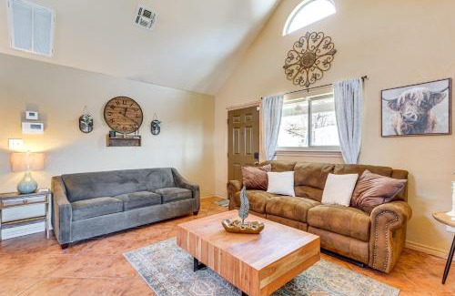 Medicine Park House | half Mi to Lake Lawtonka Mtn-View Haven!