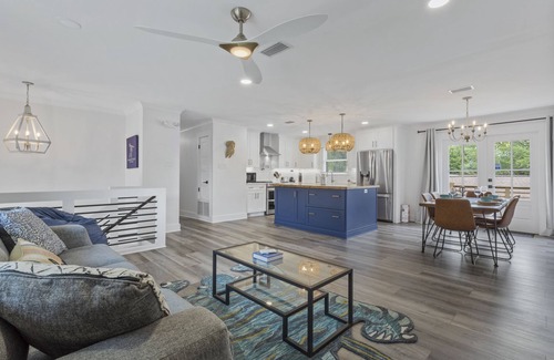 Ocean Springs House | Half Mile to East Beach/Golf Cart District/POOL/Spacious Home/Fast Wi-Fi