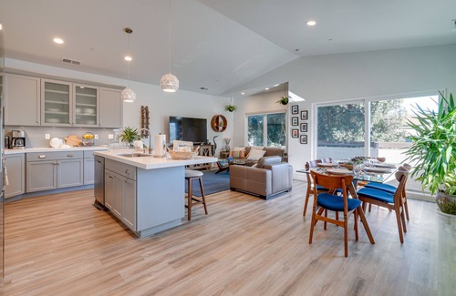 Half Moon Bay House | Half Moon Bay Vacation Rental: 1 Mile to Beach!