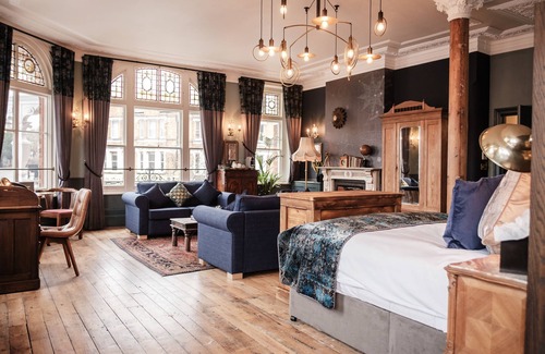 Herne Hill Hotel | Half Moon