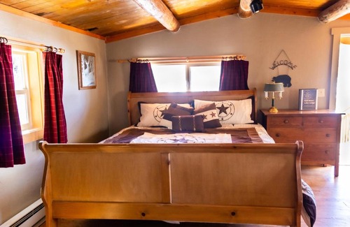 Pinedale Resort | Half Moon Lake Lodge
