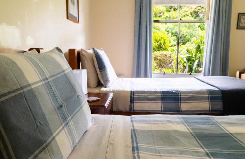 Duvauchelle House | Halfmoon Cottage