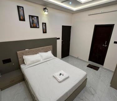 Tonse West House | Halfmoon Homestay