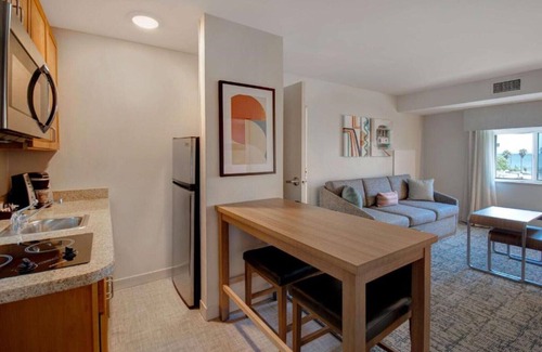 Brisbane House | Halfway between SFO Airport and downtown !