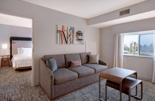 Brisbane House | Halfway between SFO Airport and downtown !