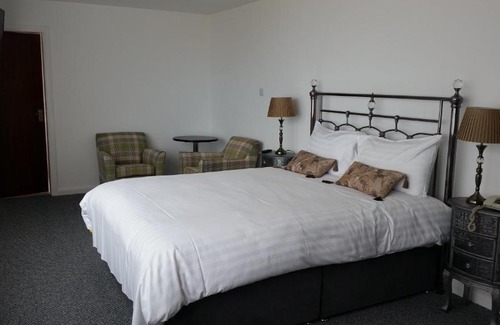 Larne Hotel | Halfway House Hotel
