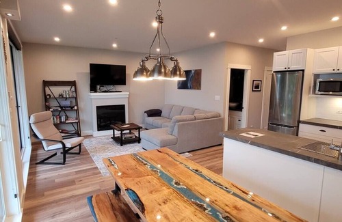 Port Renfrew Apartment | Halibut Hideaway - New Oceanfront cottage