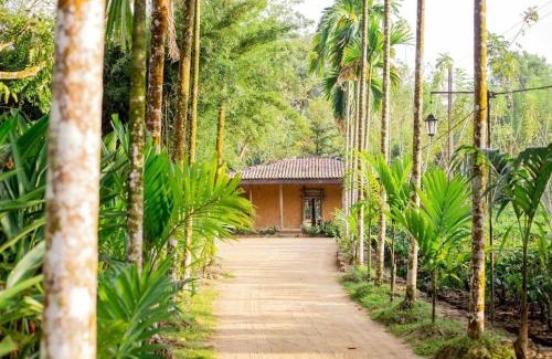 Agalawatta Hotel | Halketha