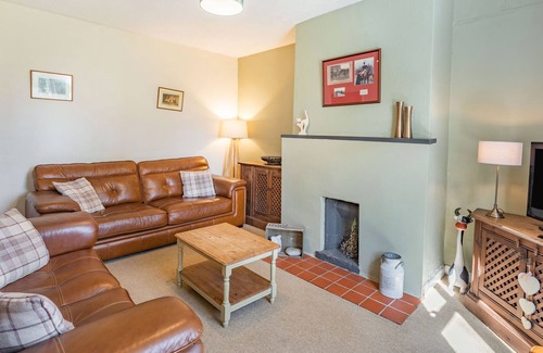 Kneesall House | HALL FARM HOUSE, family friendly, with hot tub in Southwell