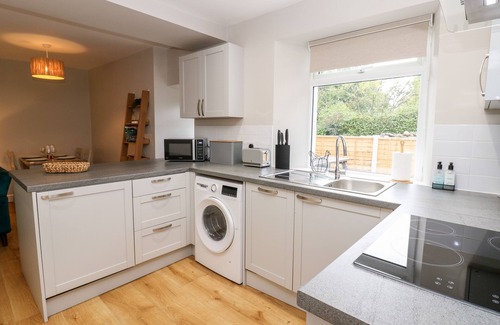 Carperby Cottage | HALL GARTH COTTAGE, pet friendly in Carperby