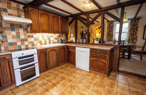 St. Florence House | Hall House 3 Bedroom House St Florence