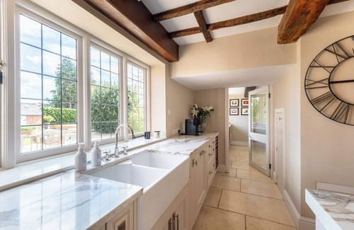 Nantwich Cottage | HALL O'COOLE, character holiday cottage, with open fire in Wrenbury