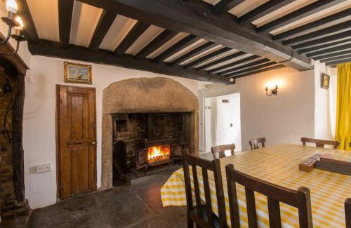 Saint Gennys Bed & Breakfast | Hallagather Farmhouse