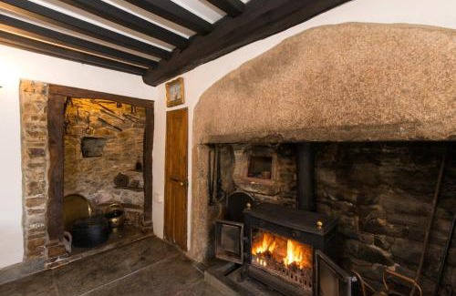 Saint Gennys Bed & Breakfast | Hallagather Farmhouse