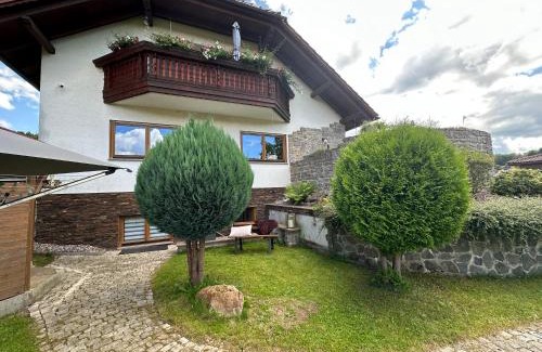 Steinbach-Hallenberg Apartment | Hallenburgblick