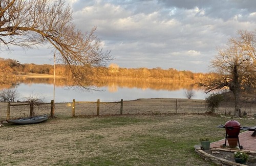 Little Elm House | Hallelujah Lakefront Urban Oasis - STEPS to SAND with fishing & boating!