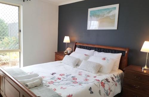 Hallett Cove House | Hallett Cove House 6Bed 3Bath Full Kitchen Fast Wifi 5TV Netflix Espresso-Perfect for large families