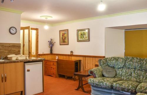 Inverbervie House | Hallgreen