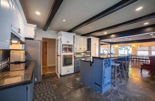 Algonquin Highlands House | Halls Lake Resort Luxury Cottage