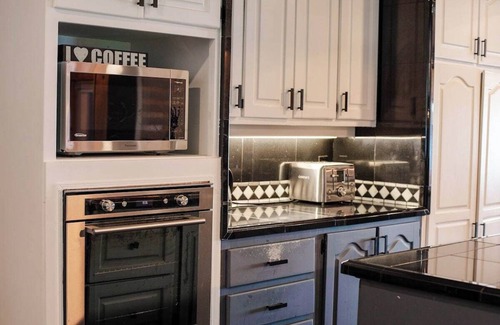 Algonquin Highlands House | Halls Lake Resort Luxury Cottage