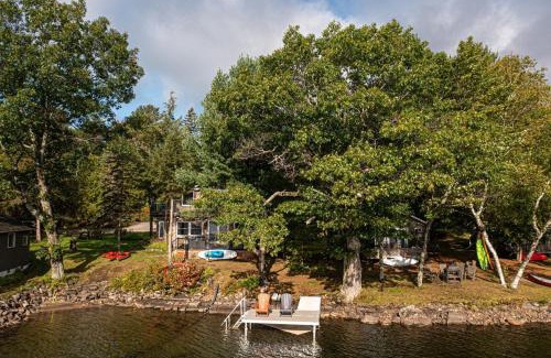 Algonquin Highlands House | Halls Lake Resort Luxury Cottage
