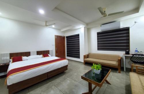 Thrippunithura Hotel | Halo Residency